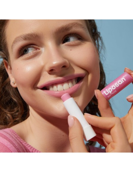 nivea skincare illuminante cofanetto: crema giorno + struccante + labello: tuttocasashop.it: igiene e cura della persona